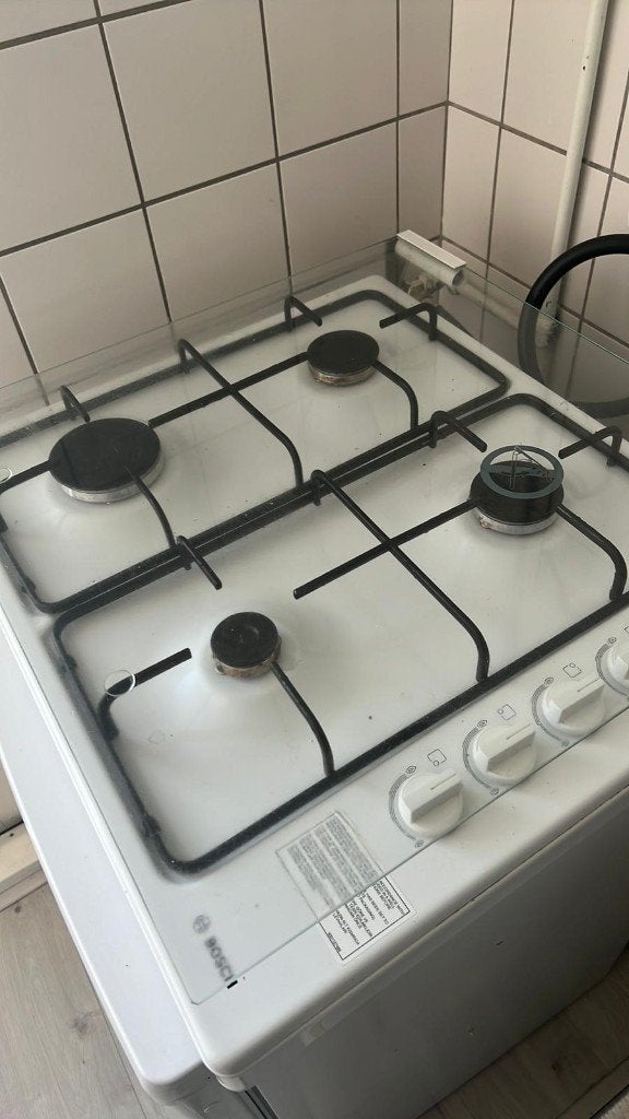 Bosch gasfornuis met gasslang - weinig gebruikt, Ophalen, 4 kookzones, Zo goed als nieuw, Gas