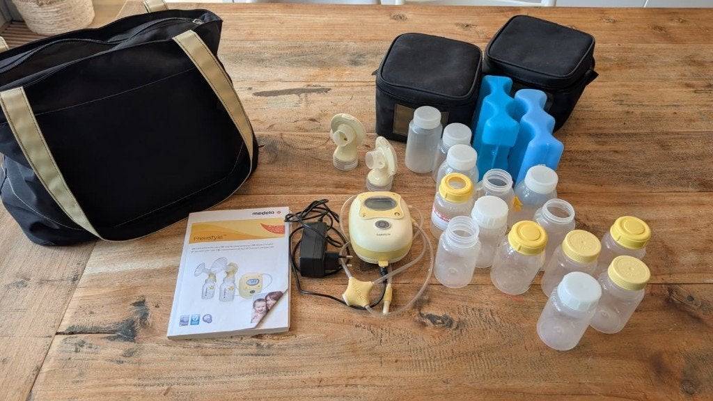 Medela freestyle kolf incl. toebehoren gratis op te halen, Ophalen, Gebruikt, Medela, Borstkolf