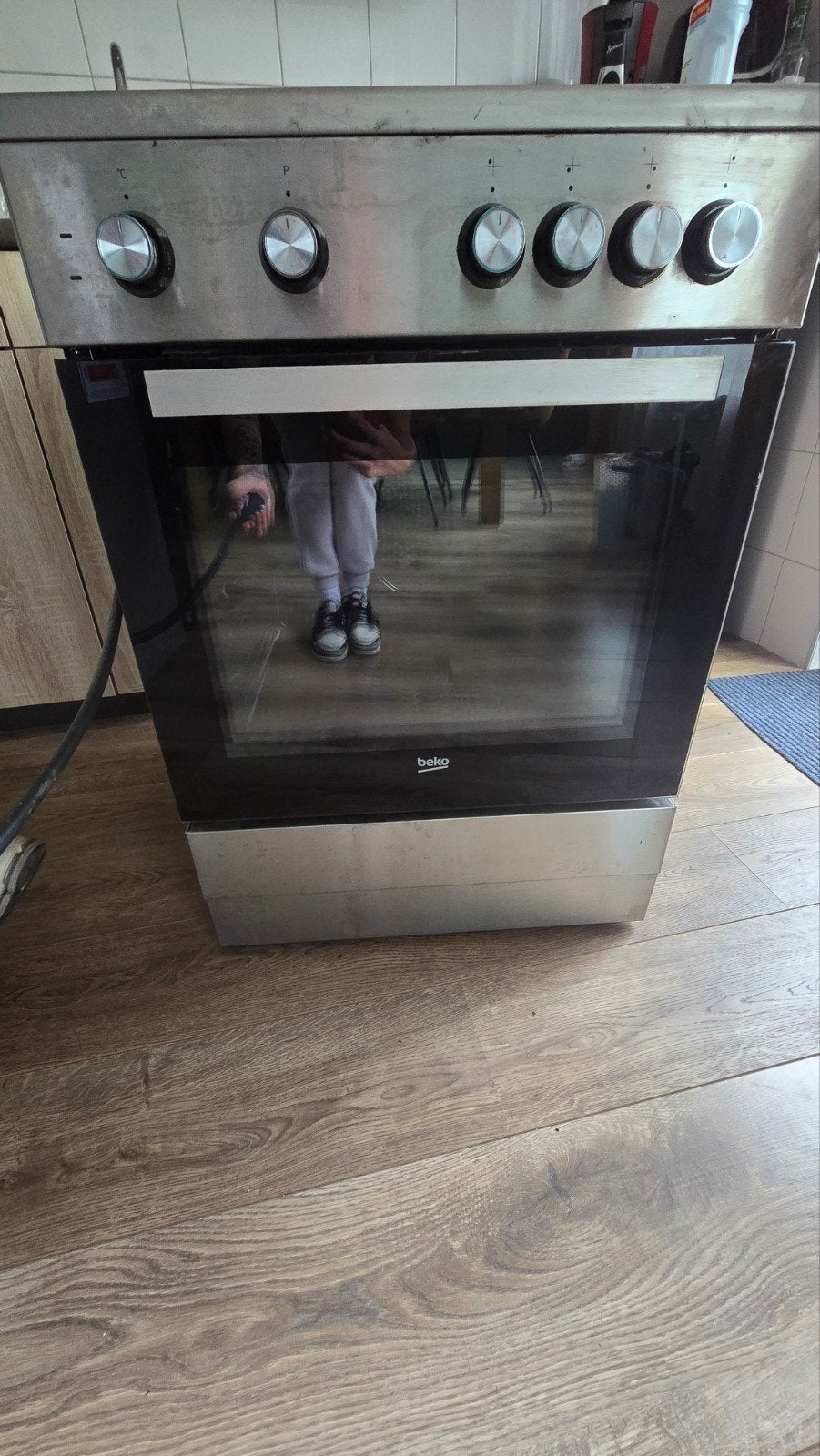 Beko Elektrisch Fornuis met Keramische Kookplaat en Oven, Ophalen, Gebruikt, Hete lucht, 60 cm of meer