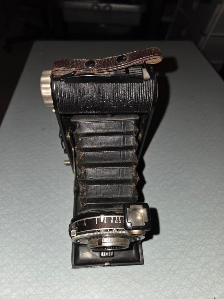 Camera Bonafix Franka uit ws 1950. Ziet er zeer goed uit., Audio, Tv en Foto, Fotocamera's Analoog, Ophalen of Verzenden, Niet werkend