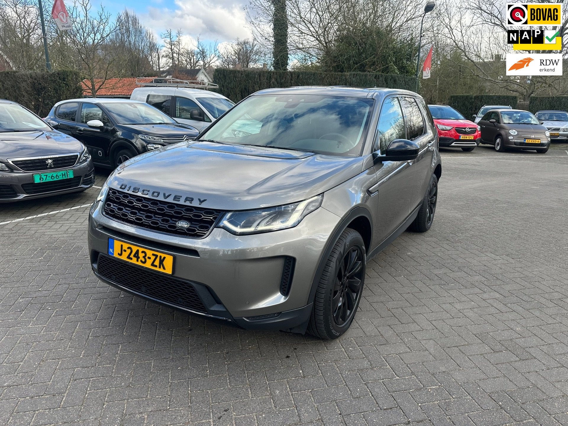 Land Rover Discovery Sport P300e 1.5 SE parkeersensoren voor, Auto's, Dealer onderhouden, Adaptive Cruise Control, Euro 6, Discovery Sport