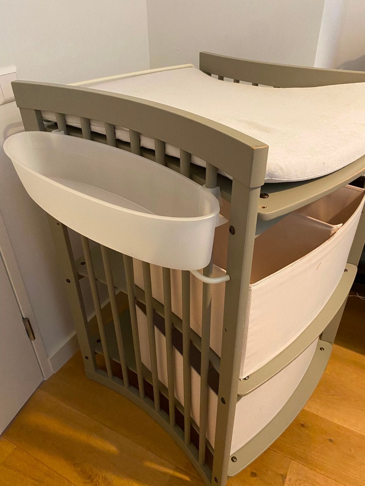 Stokke Care, handige smalle Commode, Ophalen, Gebruikt, Minder dan 75 cm, 70 cm of meer