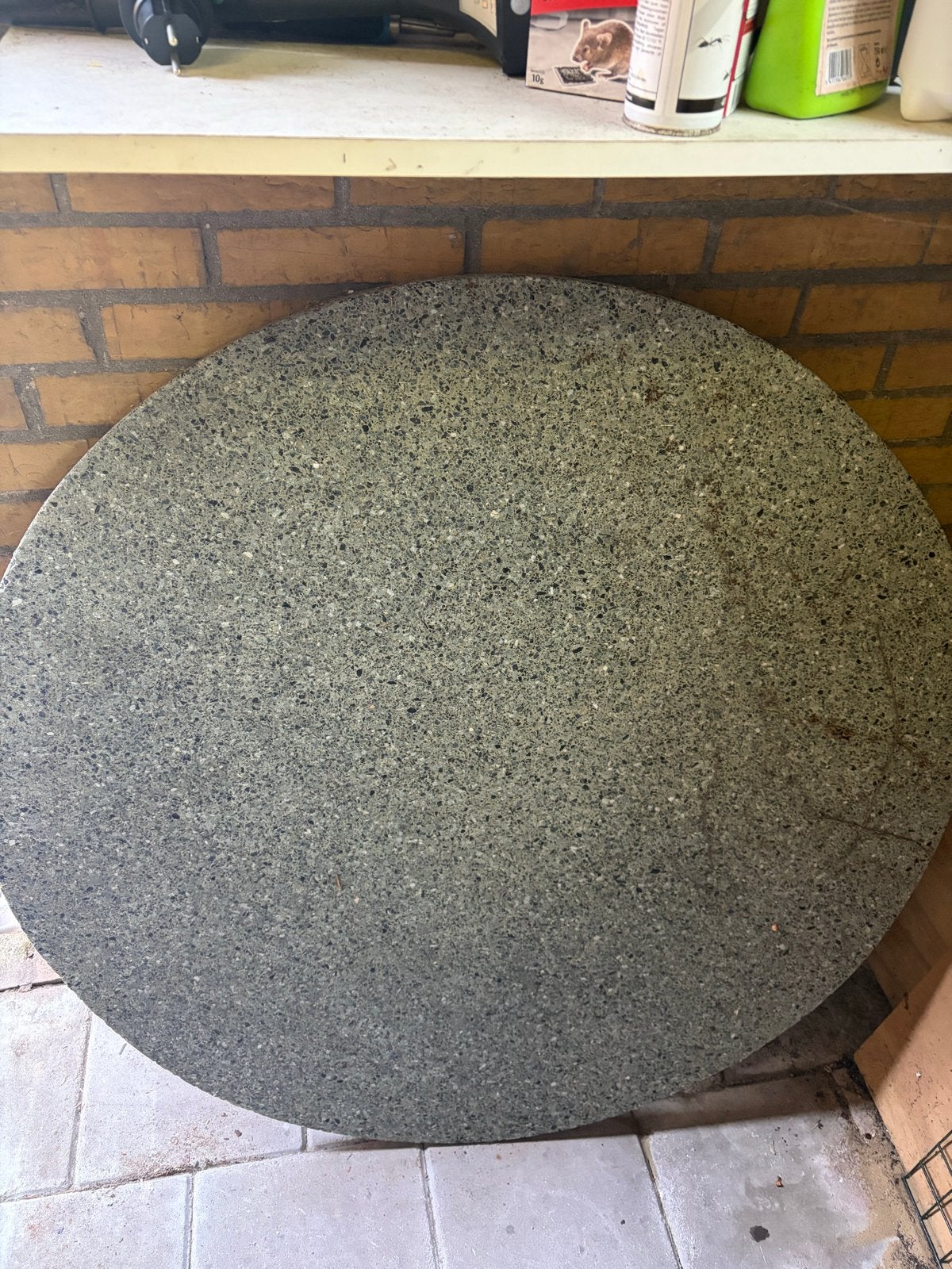 Rond tafelblad van terrazzo/grind met 3 poothouders, Ophalen of Verzenden, Gebruikt, Rond, Overige materialen