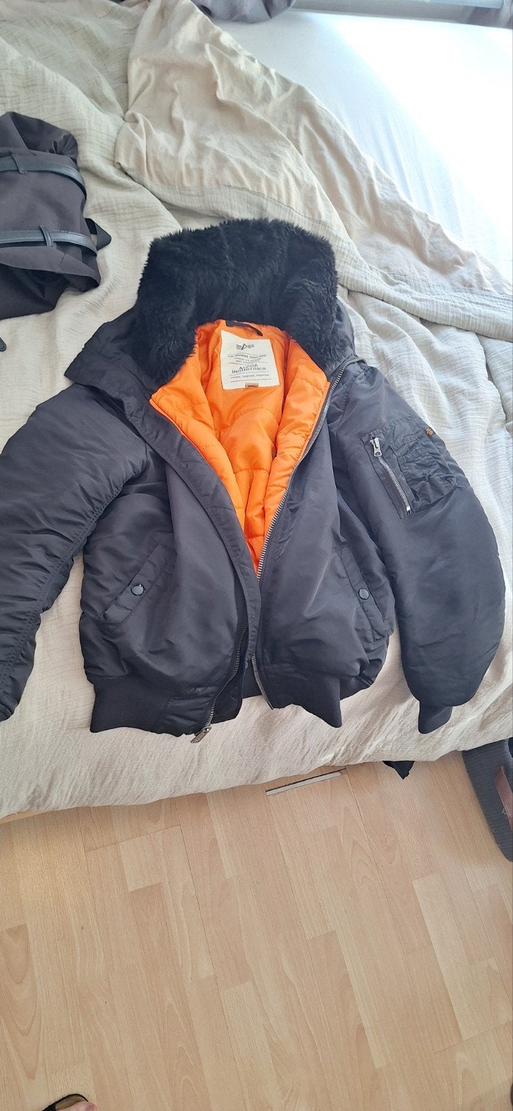 Alpha Industries Bomberjack met Bontkraag S, Ophalen of Verzenden, Zo goed als nieuw, Zwart