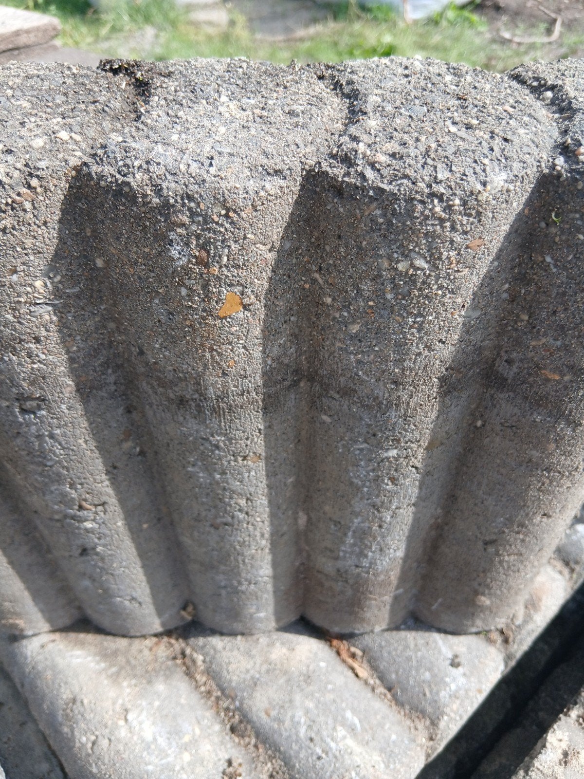 Grijze betonnen palisaden sluitbanden 25x8 cm circa 15 meter, Ophalen, Gebruikt, Overige typen, 10 m² of meer