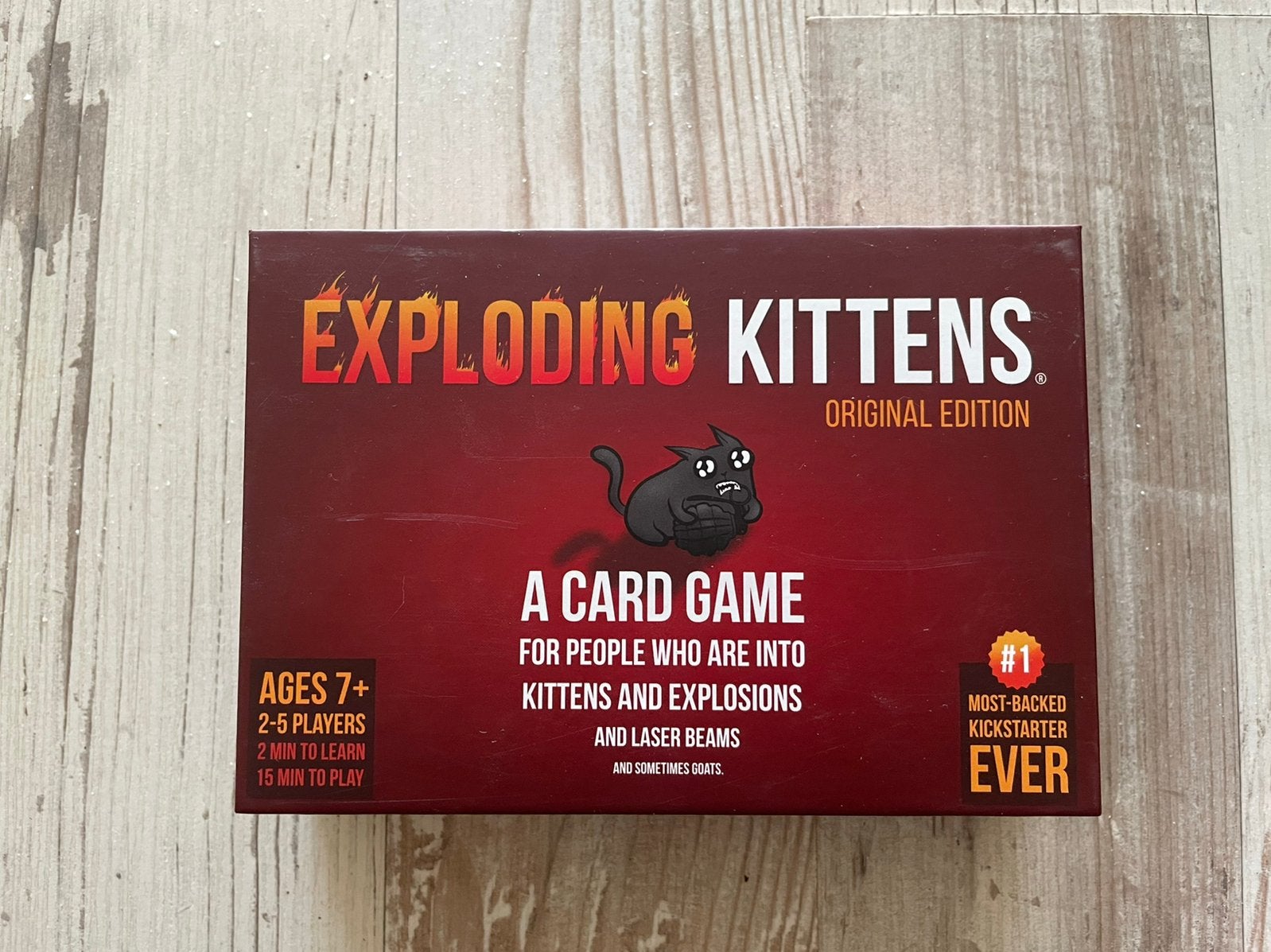 Exploding Kittens ( Engels), Hobby en Vrije tijd, Gezelschapsspellen | Bordspellen, Vijf spelers of meer, Ophalen of Verzenden
