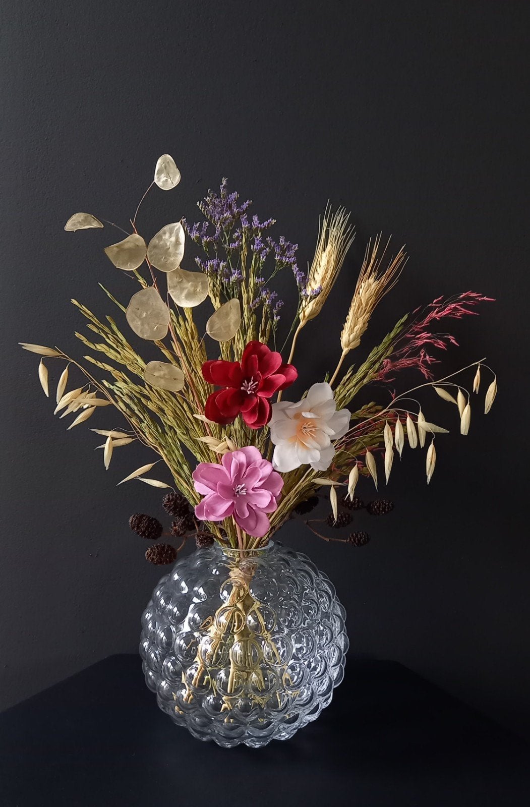 Droog- en Kunstbloemen gebonden boeket met glazen vaas H37 c, Ophalen of Verzenden, Nieuw