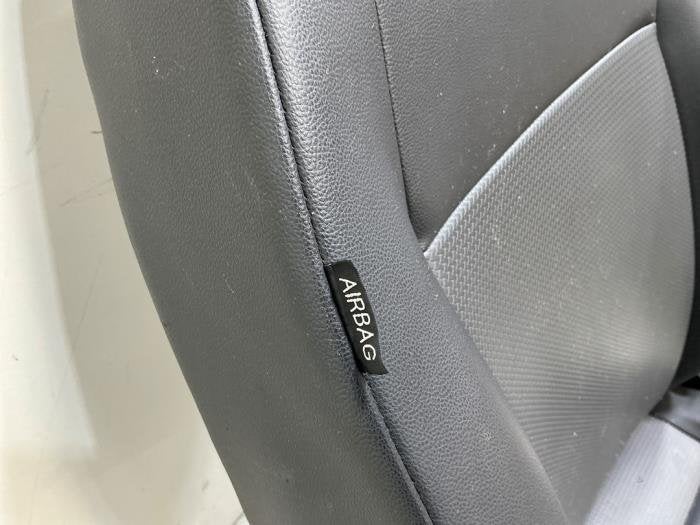 Stoel rechts van een Volkswagen Caddy (Caddy 15-), Auto-onderdelen, 12 maanden garantie, Gebruikt, -, Volkswagen