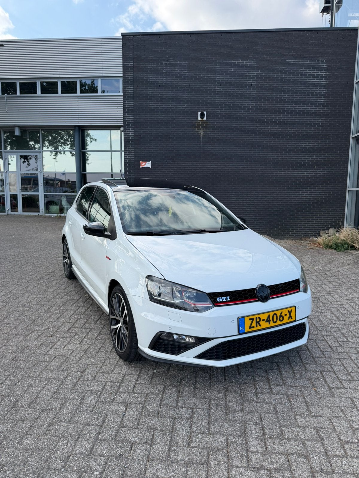 Volkswagen Polo GTI 1.8 TSI DSG 2016 Milltek  Pano CarPlay, Wit, 1180 kg, Particulier, 1100 kg