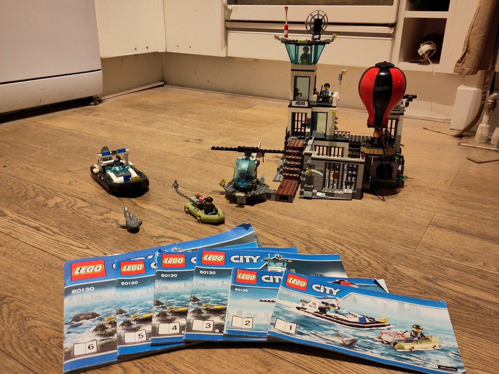 Lego City 60130 Gevangeniseiland - Complete set met boekje, City, Lego, Ophalen of Verzenden, Zo goed als nieuw