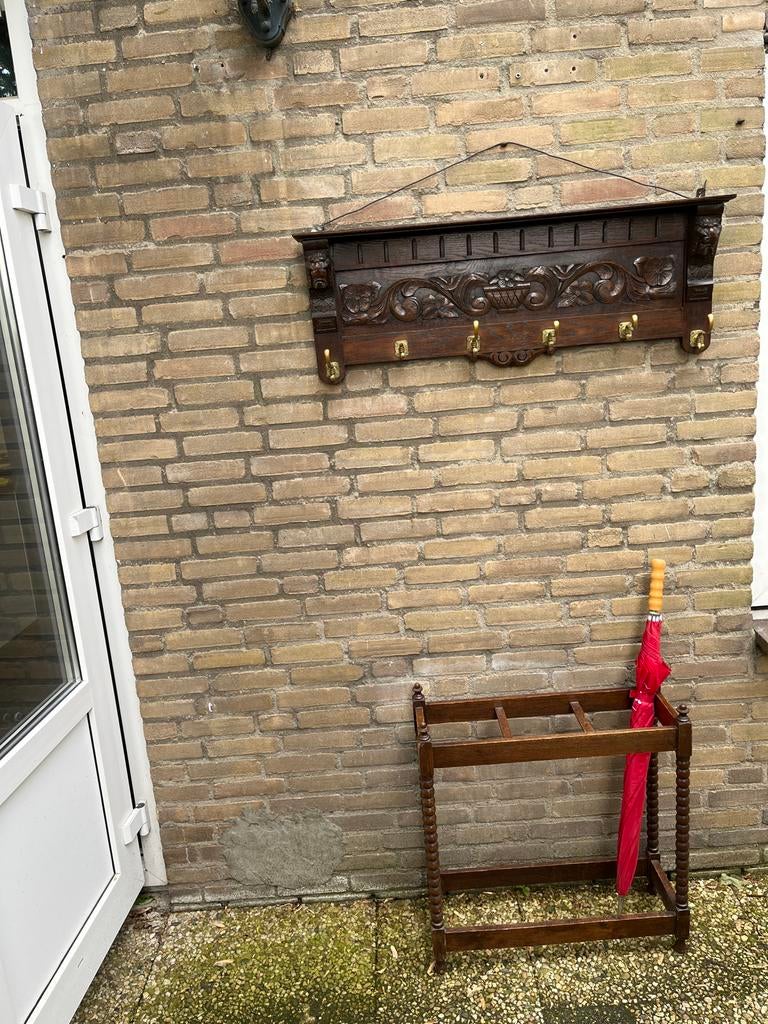 Antieke houten kapstok met sierlijk houtsnijwerk, Gebruikt, Minder dan 100 cm, Hout, Ophalen