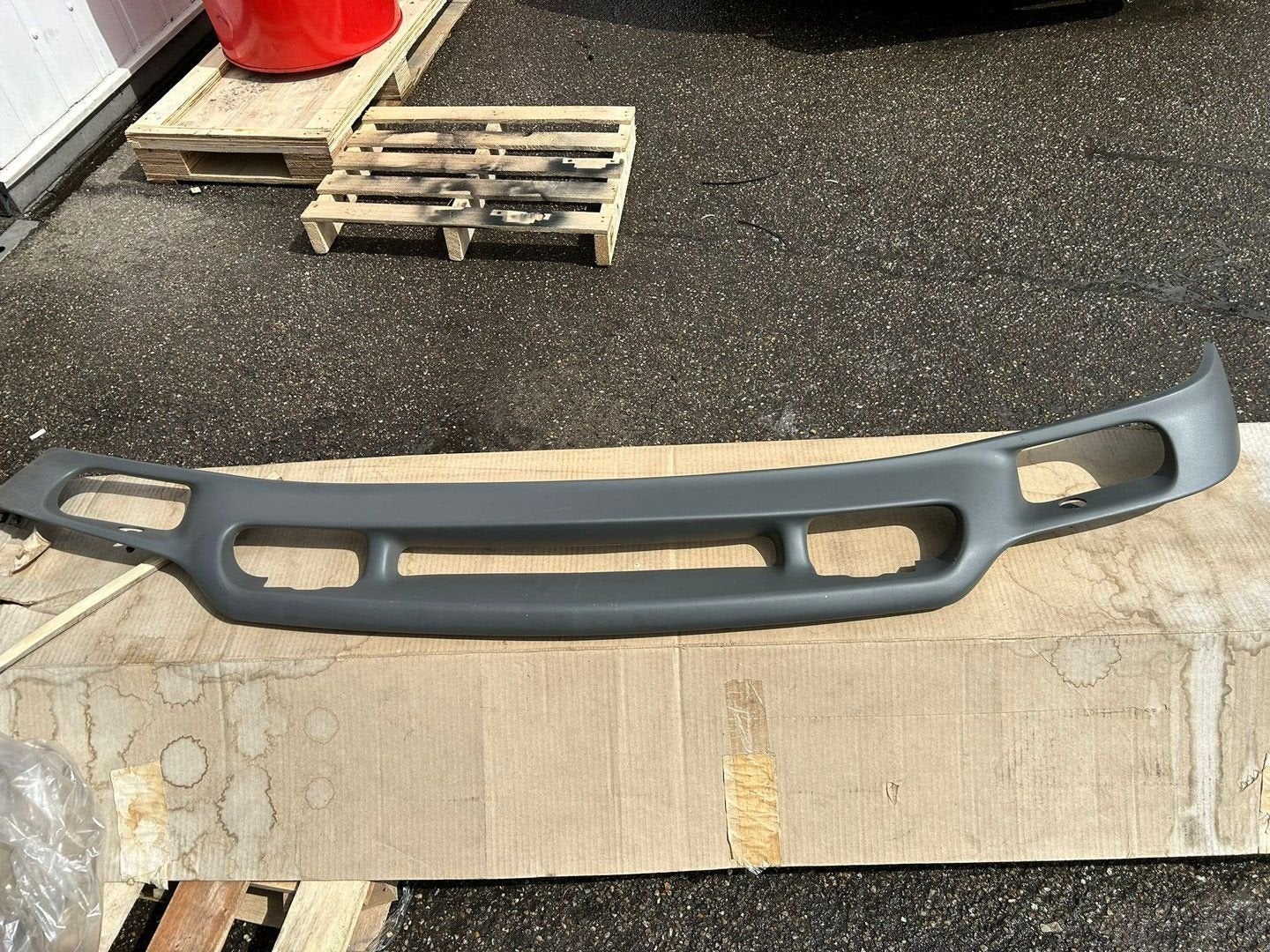 Originele GMC Yukon Sierra onderlip voorbumper 15709111, Ophalen, -, Nieuw, -