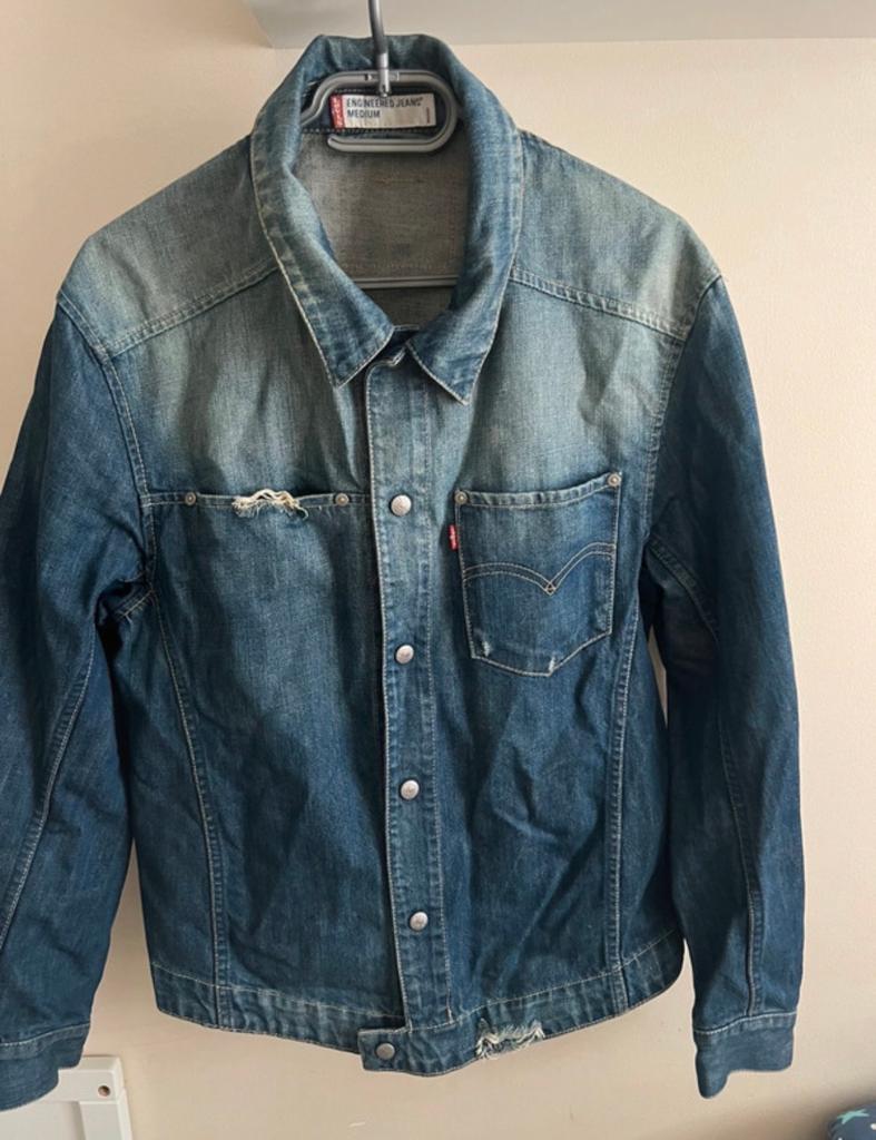 Levi's spijkerjas voor dames - Maat M, Kleding | Dames, Jassen | Zomer, Ophalen of Verzenden, Gedragen, Maat 38/40 (M), Blauw