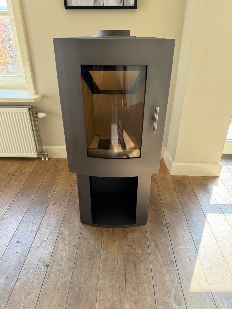 Skantherm Ivo Moderne Design Houtkachel 6kW | Vrijstaand, Houtkachel, Ophalen of Verzenden, Zo goed als nieuw, Vrijstaand