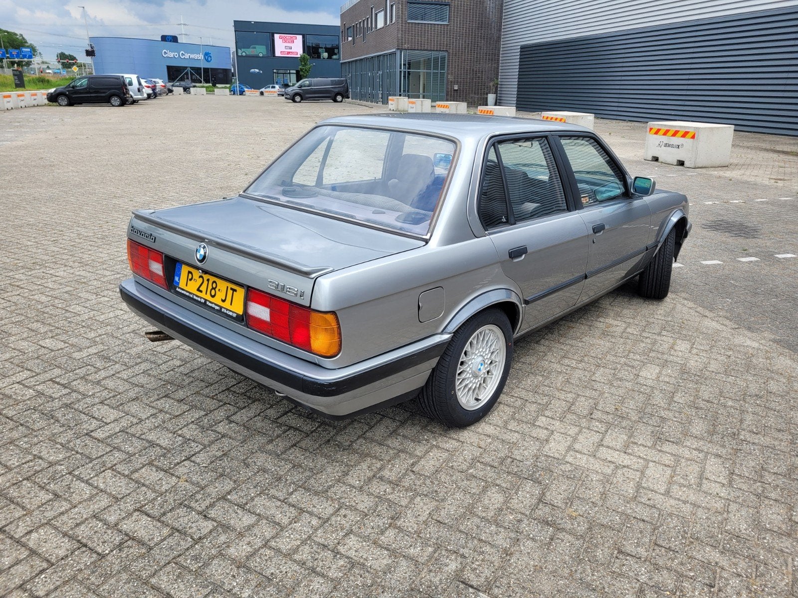 BMW E30 316 5drs onverprutst Nieuwe d.riem waterpomp apk, Auto's, Automaat, 1005 kg, 4 cilinders, 1200 kg