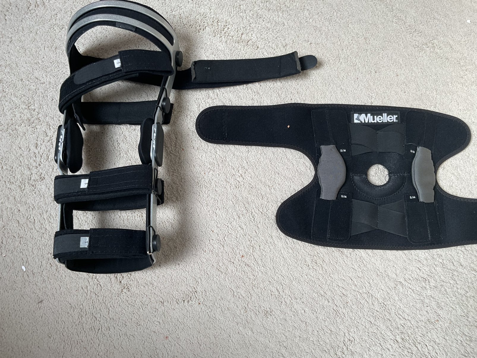 Kniebrace 2 stuks met verstelbare clips en klittenband, Ophalen of Verzenden, Zo goed als nieuw