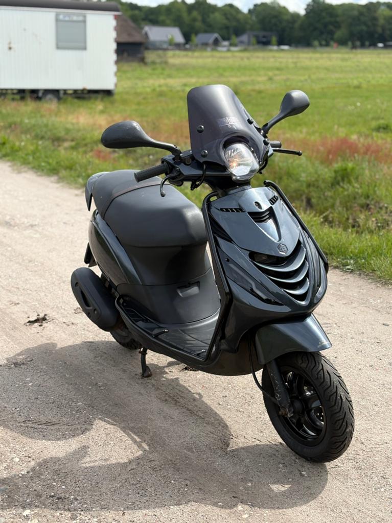 Piaggio zip 50cc 2018 incl grote beurt, Fietsen en Brommers, Ophalen, Gebruikt, Zip, Benzine