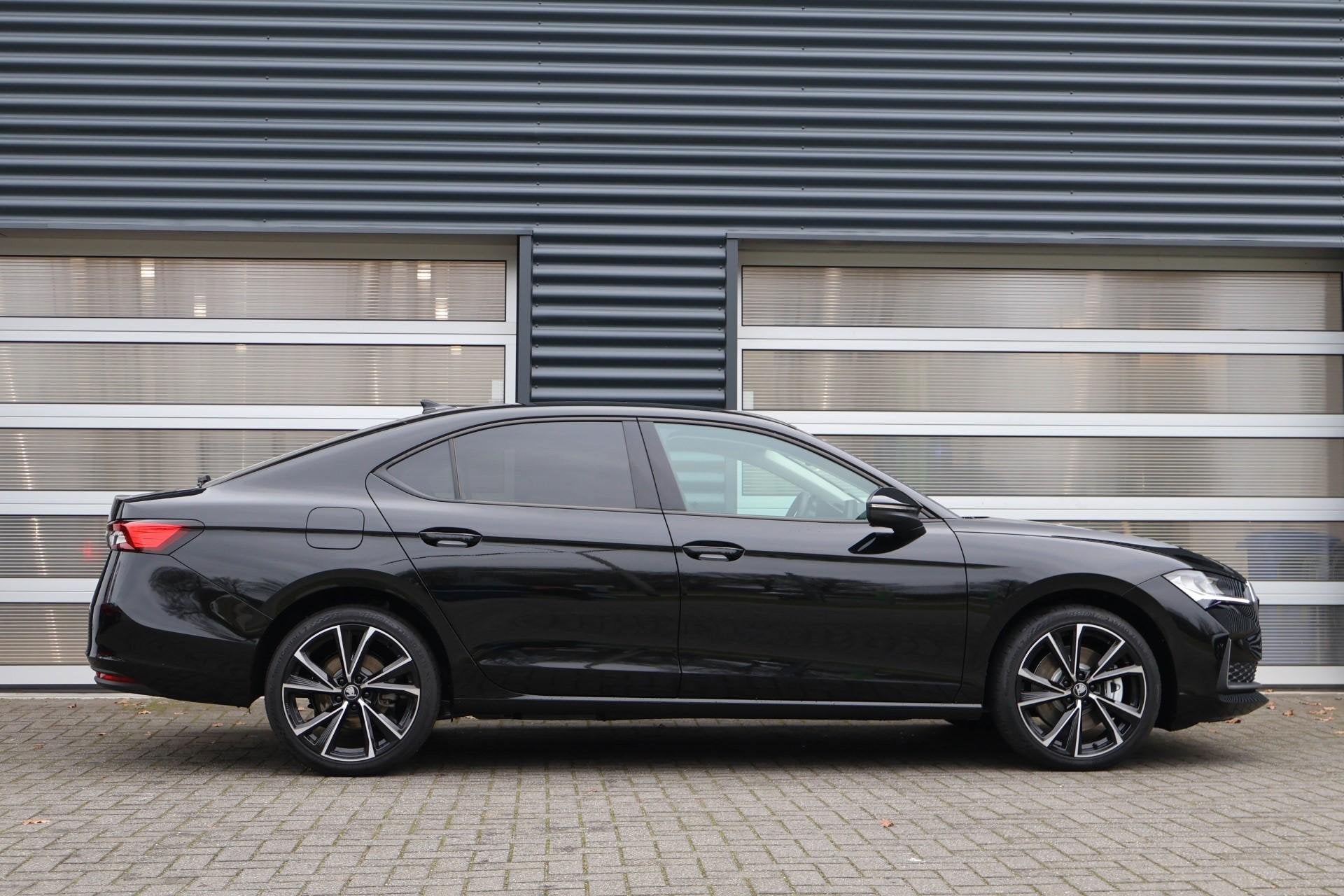 Skoda Superb 1.5 TSI 204pk PHEV Edition | Trekhaak Wegklapba, 12 maanden, Euro 6, 4 cilinders, Automatische klimaatregeling