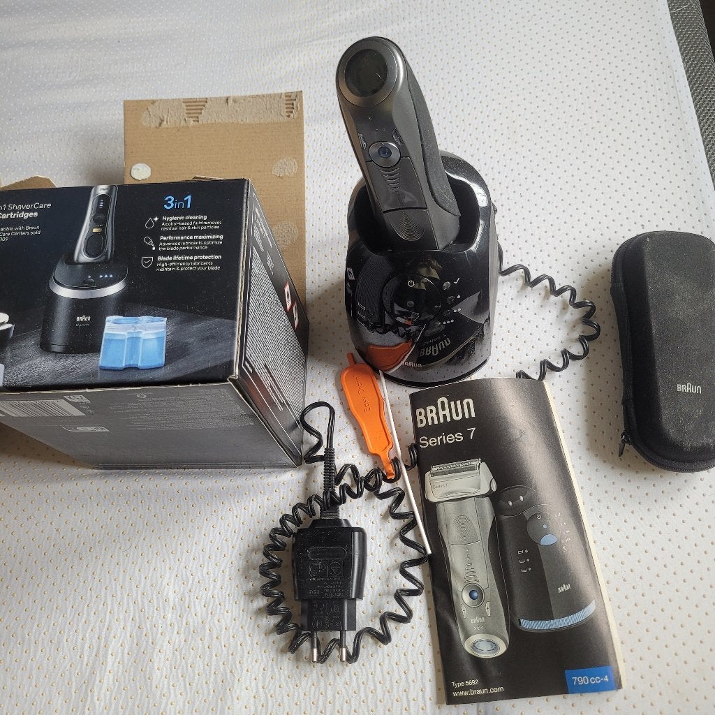 Braun scheerapparaat, Witgoed en Apparatuur, Persoonlijke-verzorgingsapparatuur, Ophalen of Verzenden, Gebruikt, Scheren en Epileren