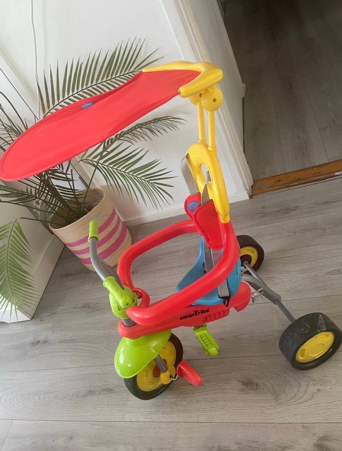 Smart Trike driewieler met duwstang en zonnekap, Ophalen of Verzenden, Gebruikt, Terugtraprem, Duwstang