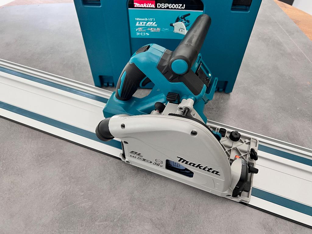Makita 2x18V accu DSP600ZJ2 LXT Invalzaag 165mm +Geleiderail