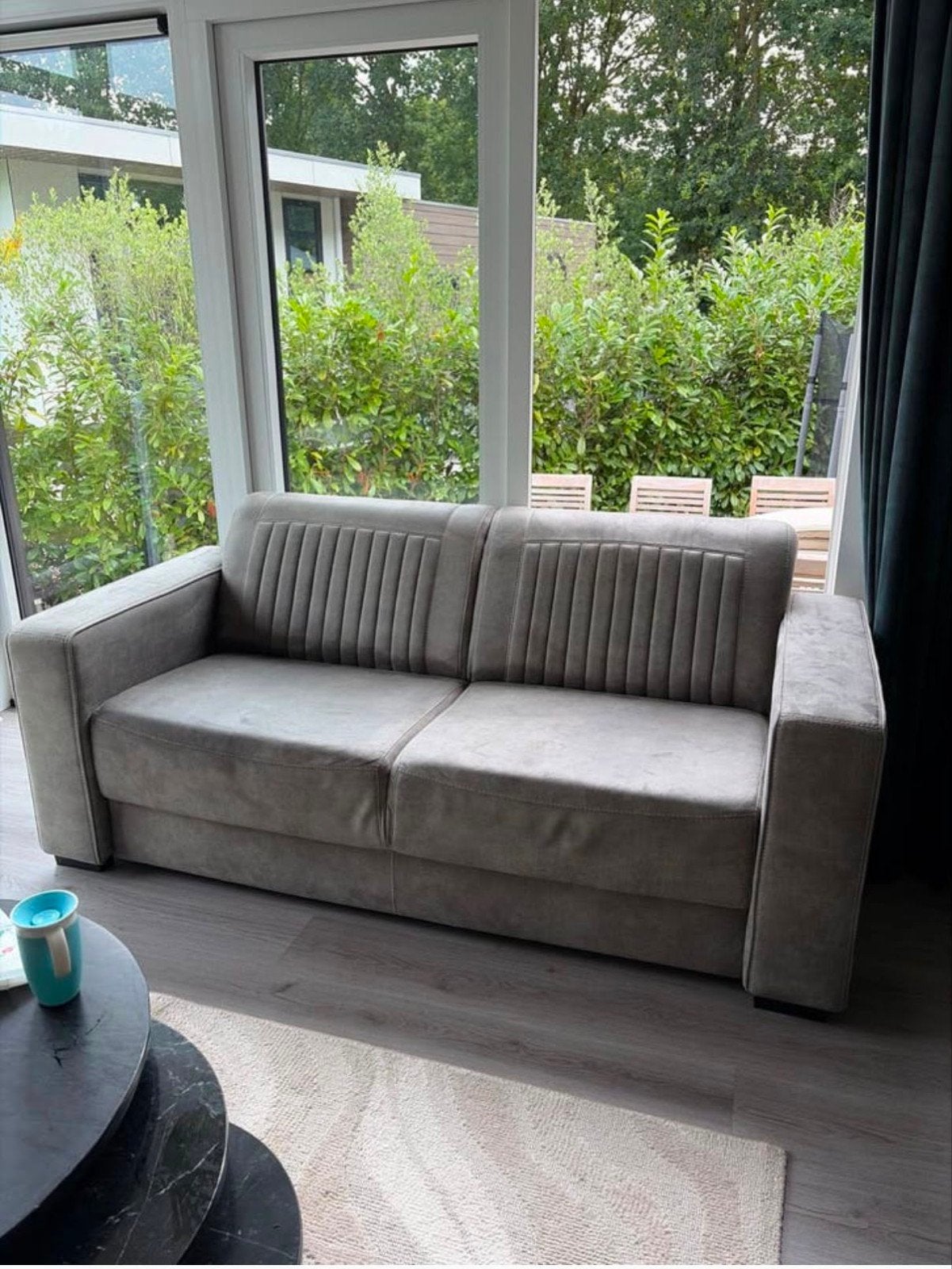 Comfortabele grijze tweepersoonsbank en 2 stoelen, Ophalen, Gebruikt, 150 tot 200 cm, Tweepersoons