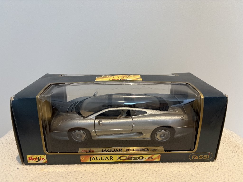 Jaguar XJ220 1992 – Maisto 1:18 - originele doos, Ophalen of Verzenden, Zo goed als nieuw, Auto, Maisto