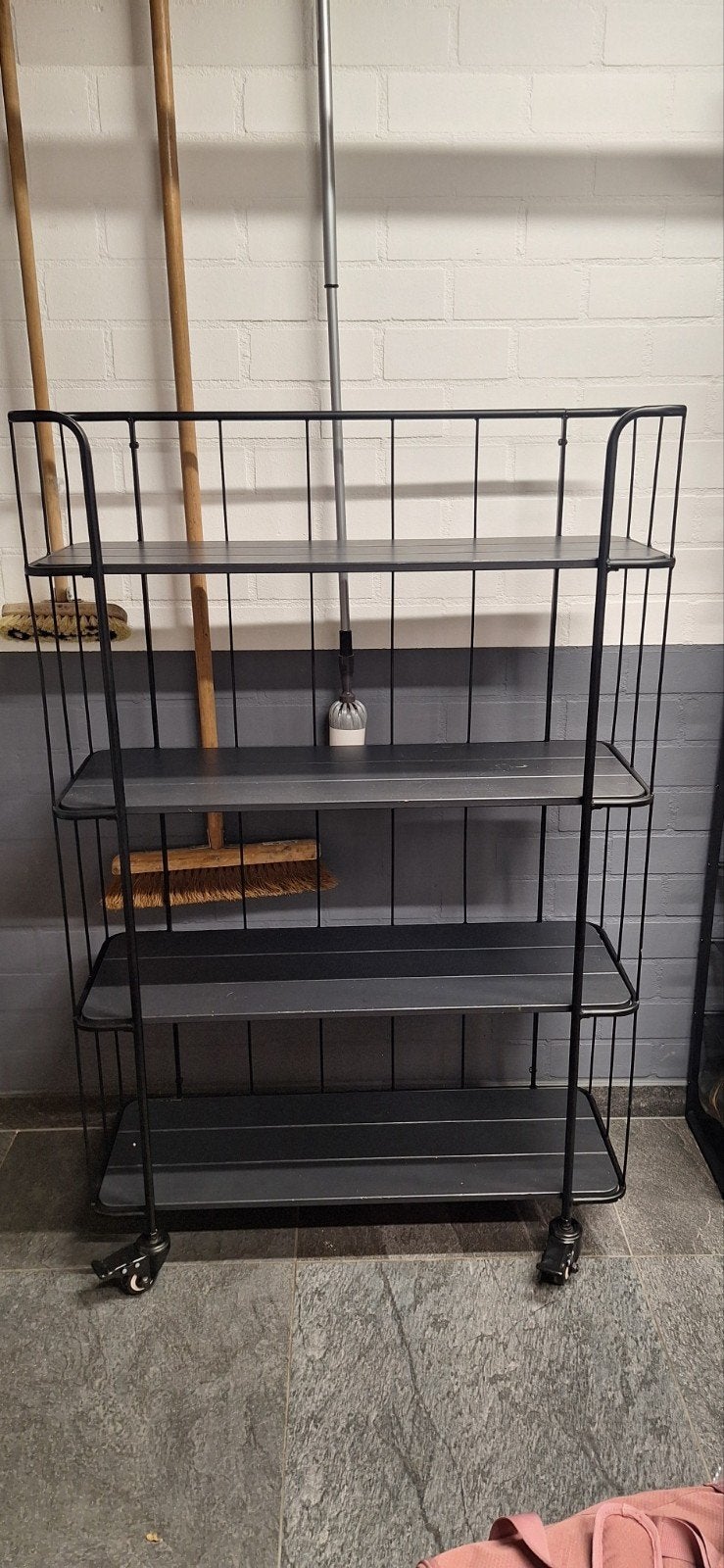 Zwart metalen rek op wielen - Industrieel design, Ophalen, Gebruikt