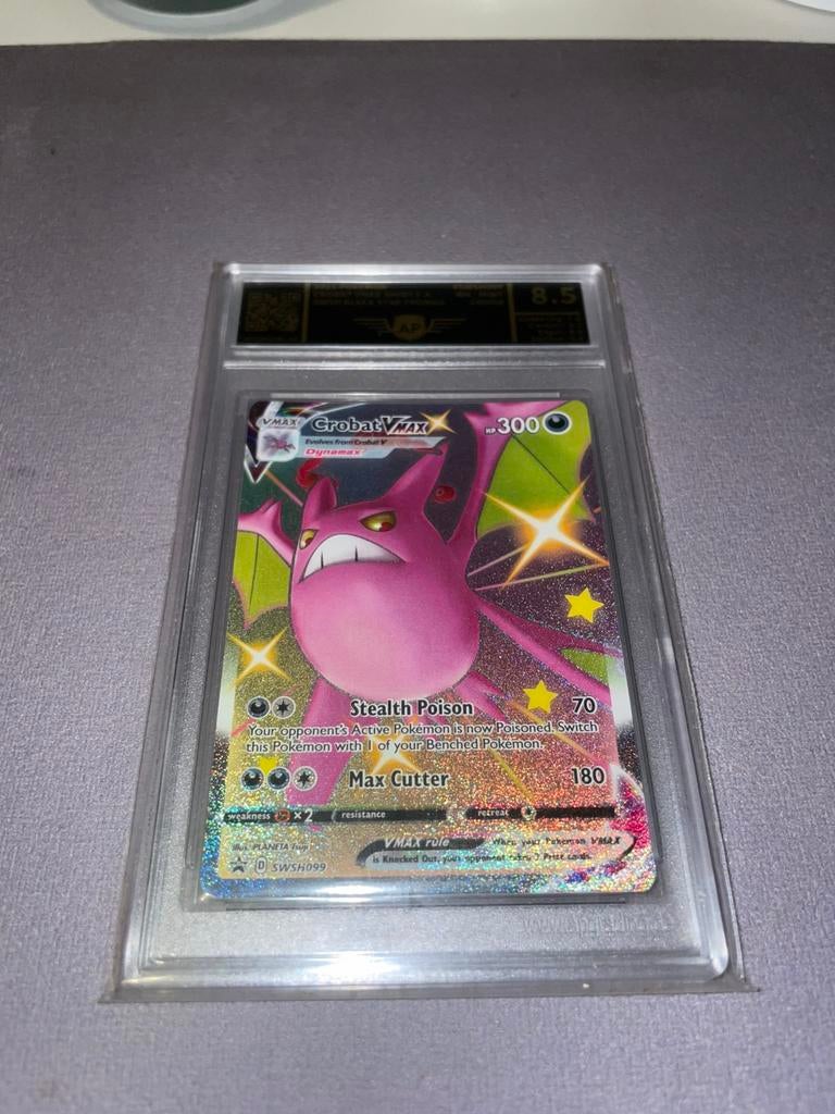 Pokemon - Crobat vmax shiny Grade 8.5 promo, Hobby en Vrije tijd, Verzamelkaartspellen | Pokémon, Ophalen of Verzenden, Zo goed als nieuw