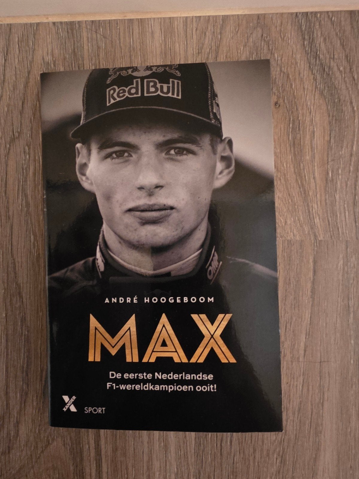 Boek Max Verstappen. De eerste NL wereldkampioen, Ophalen of Verzenden, Zo goed als nieuw, Sport
