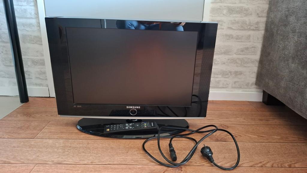 Samsung 22 inch LCD TV - Ideaal voor kleine ruimtes, Ophalen, Gebruikt, Samsung, 40 tot 60 cm