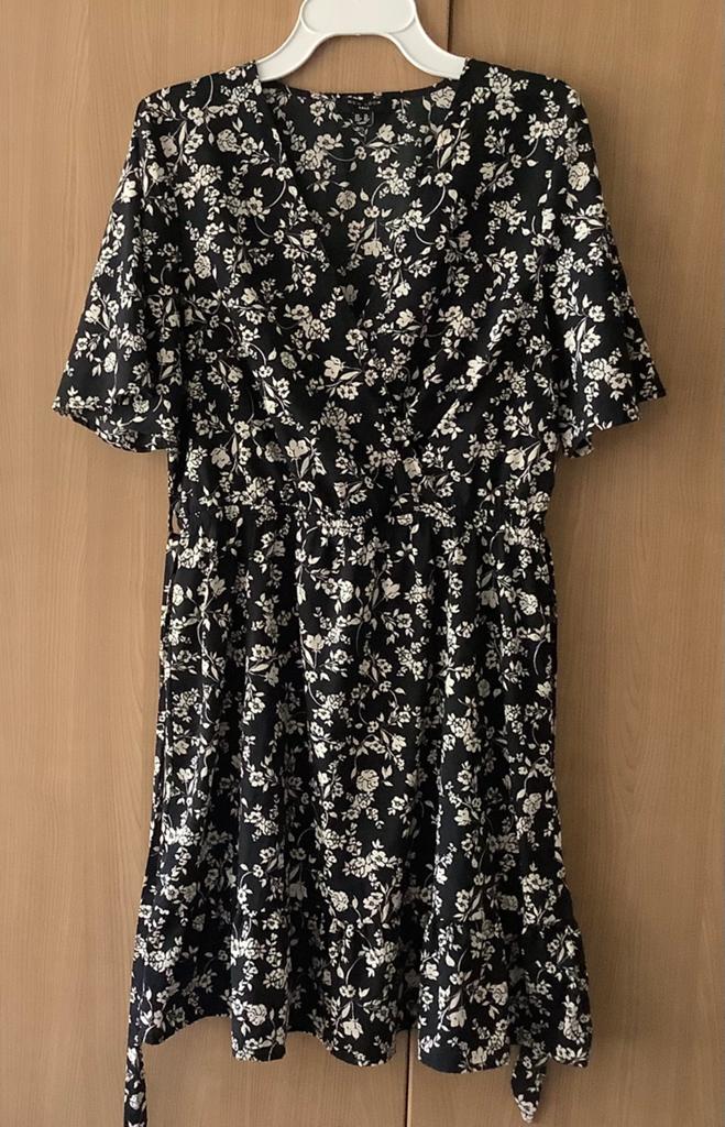 JURK.  mt 42.    New. Look.     Koopje ️, Verzenden, Zo goed als nieuw, Maat 42/44 (L), Boven de knie