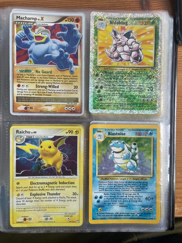 Pokemon kaarten map, Ophalen of Verzenden, Zo goed als nieuw, Meerdere kaarten