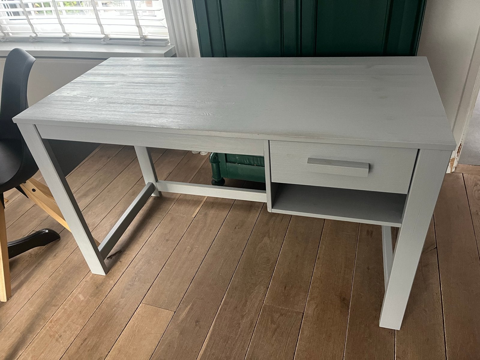 Bureau Dennis van Karwei - Grijs, Huis en Inrichting, Bureaus, Gebruikt, Overige merken, Grijs, Ophalen