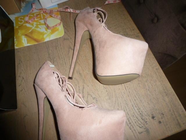 Maat 38 licht roze hakken 18 cm nieuw Sergio Todzi, Nieuw, Ophalen of Verzenden, Schoenen met hoge hakken, Sergio Todzi