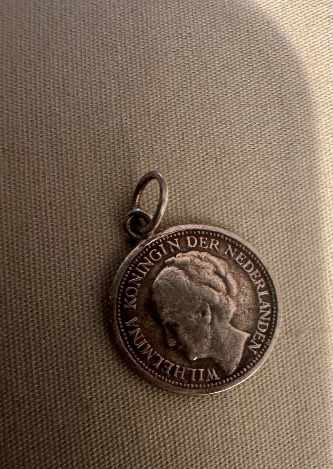 Zilveren bedel 10 cent Wilhelmina 1939, Overige merken, Gebruikt, Ophalen of Verzenden, 1 bedel