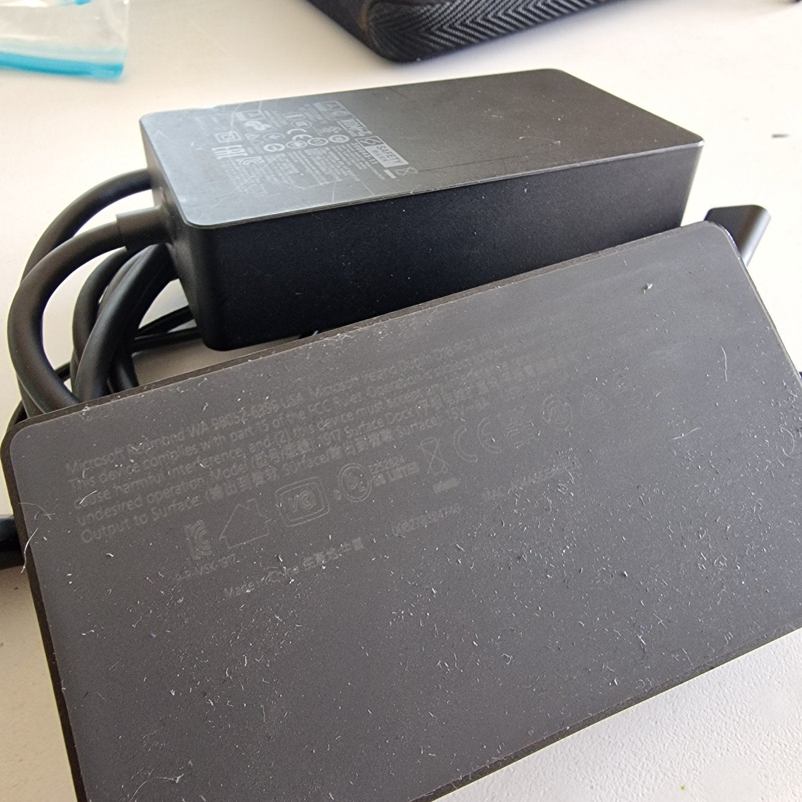 Microsoft Surface Dock 2 met 199W voeding, Computers en Software, Dockingstations, Zo goed als nieuw, Docking station, Laptop