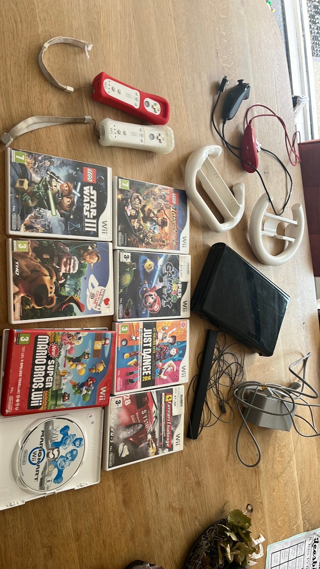 Wii U zonder gamepad, Ophalen of Verzenden, Gebruikt, Met 2 controllers, Met games