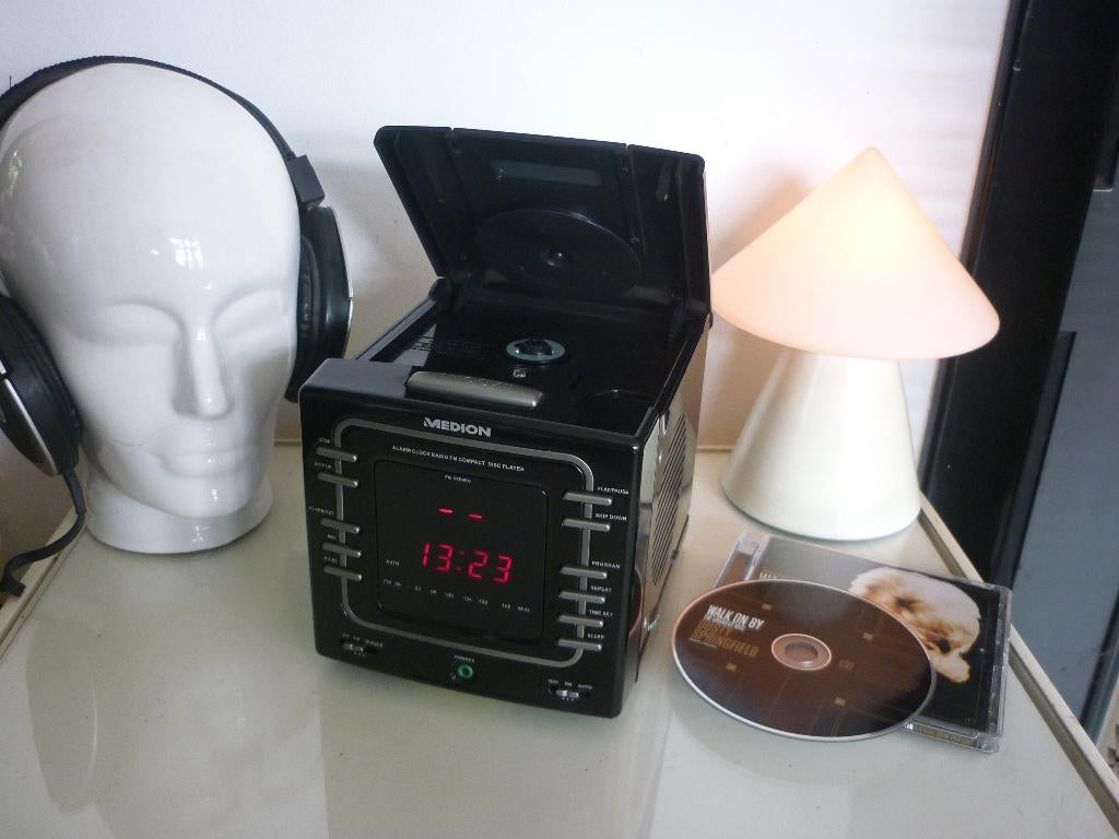 Cube Clockradio klok, wekker stereo FM, met CD speler etc, Ophalen of Verzenden, Zo goed als nieuw, Overige typen, Met cd-speler