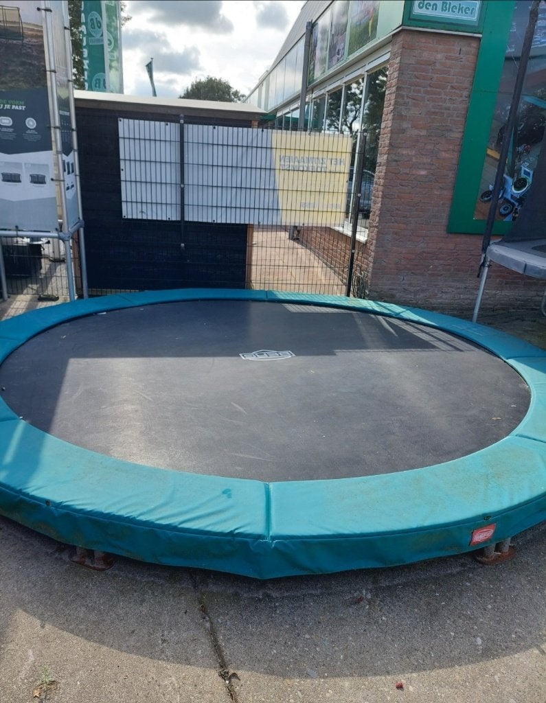 Foto 2 van Trampoline Berg Champion 430