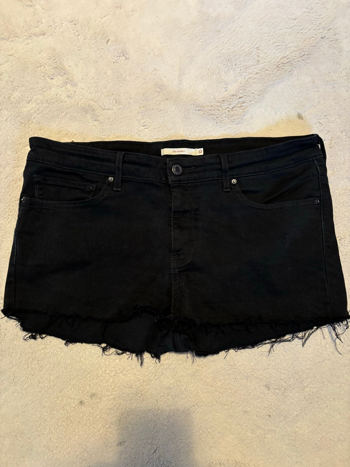 Levi’s 711 dames skinny denim shorts maat XL zwart, Ophalen of Verzenden, Gedragen, Zwart, W33 - W36 (confectie 42/44)