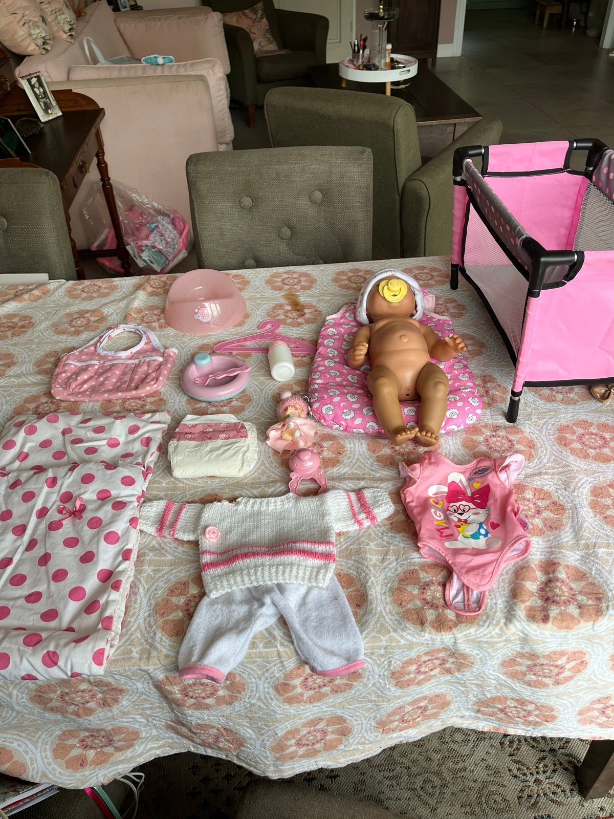 Baby Born met bedje en veel accessoires, Ophalen of Verzenden, Gebruikt, Babypop