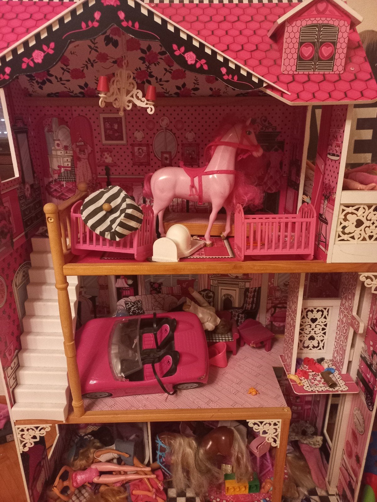 Groot barbie huis met heel veel assecoires, Ophalen, Poppenhuis