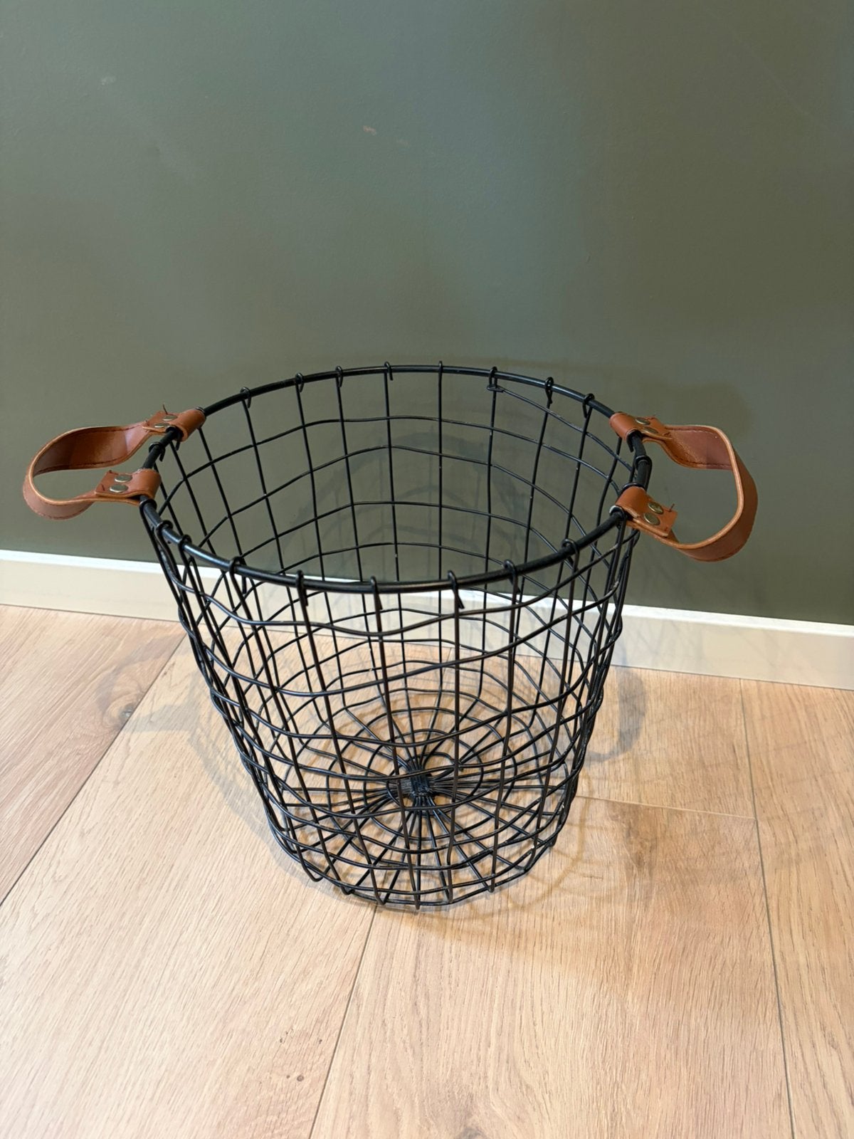 Mand, Huis en Inrichting, Woonaccessoires | Schalen en Manden, Ophalen, Gebruikt, Rond, Metaal