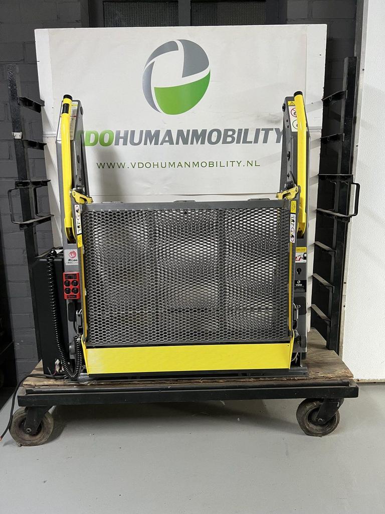 Ricon Rolstoellift lift invalide rolstoelauto rolstoelbus, Gebruikt, -, -, Ophalen of Verzenden