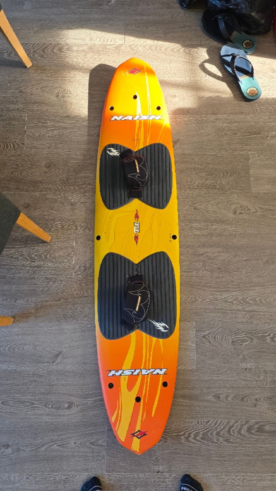 Naish TT Vintage Kiteboard 2002/2003 - 168cm (zonder finnen), Watersport en Boten, Kitesurfen, Twintip, Ophalen, Gebruikt, Kiteboard