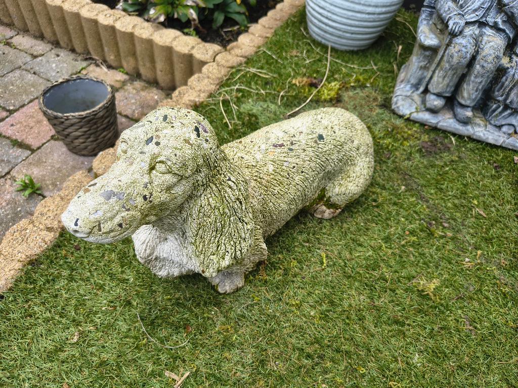 betonnen tuinbeeldje hond, Tuin en Terras, Tuinbeelden, Ophalen, Gebruikt, Steen, Dierenbeeld
