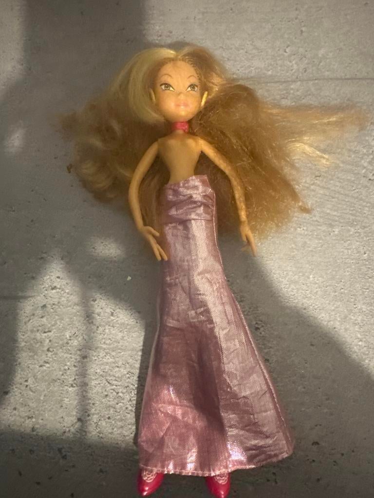 600 Winx pop met roze jurk, Ophalen of Verzenden, Gebruikt, Overige typen