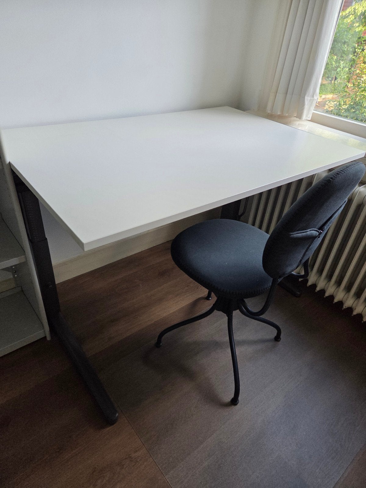 Ahrend  wit bureau gratis, Huis en Inrichting, Bureaus, Ophalen, Gebruikt