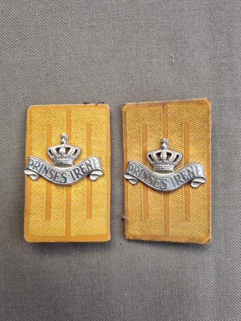 Kraagspiegels garde prinses Irene (dun schroefdraad), Ophalen of Verzenden, Landmacht, Nederland, Embleem of Badge
